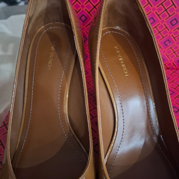 TORY BURCH Tan Patent Leather Block Banana Heels Size 8.5 - Picture 4 of 8